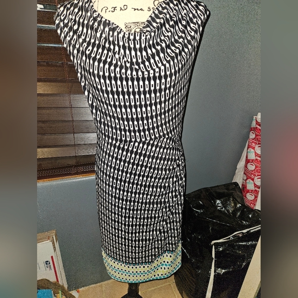 The Limited Womans Sleeveless Dress Size Xs